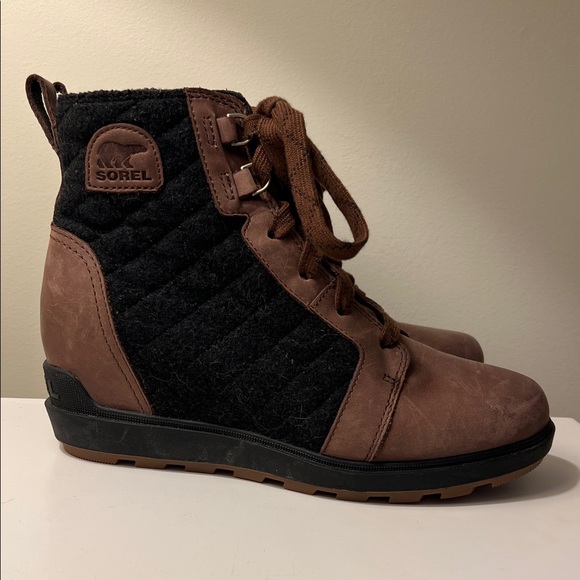 Sorel Women's Black and Brown Winter Boots - Picture 2 of 6